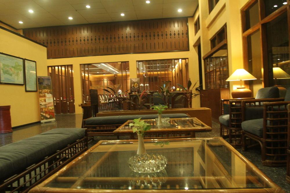 Hotel Mutiara Cilacap Kültér fotó